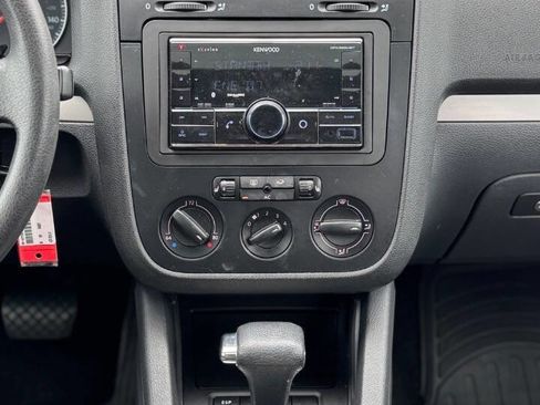 Used 2009 Volkswagen Rabbit S FWD image 13