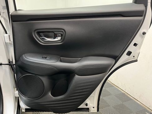 Used 2023 Honda HR-V LX image 18