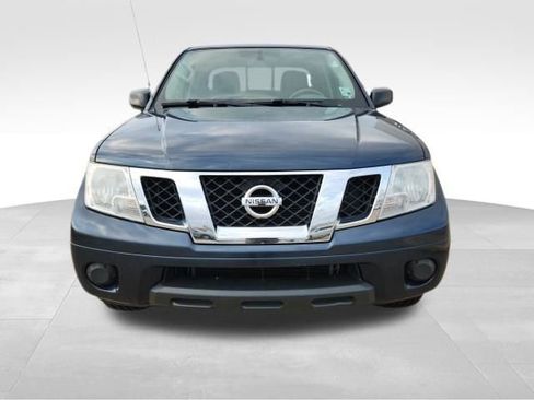 Used 2019 Nissan Frontier SV image 12