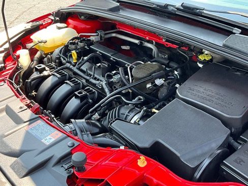 Used 2015 Ford Focus SE FWD image 9