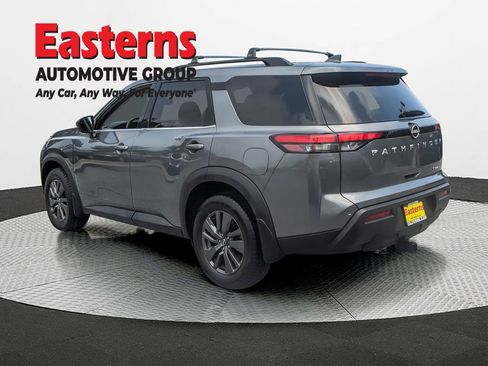 Used 2022 Nissan Pathfinder SV AWD/4WD image 4