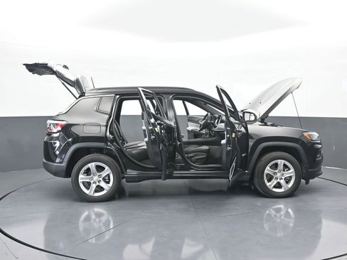 Used 2024 Jeep Compass Latitude image 69