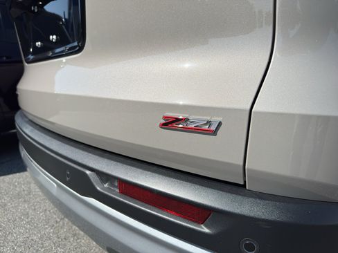 New 2026 Chevrolet Traverse Z71 w/ Enhanced Driving Package AWD/4WD image 5