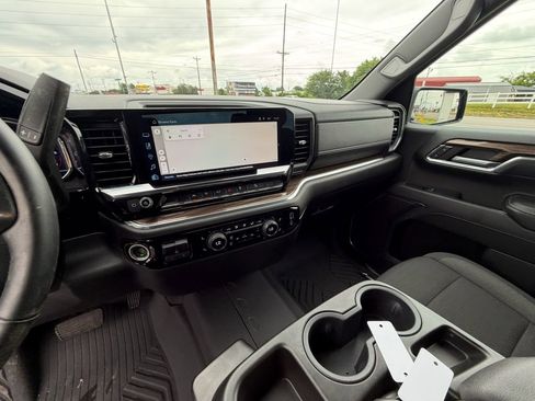 Used 2024 Chevrolet Silverado 1500 RST AWD/4WD image 11
