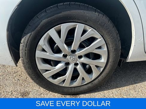 Used 2017 Toyota Corolla LE FWD image 19