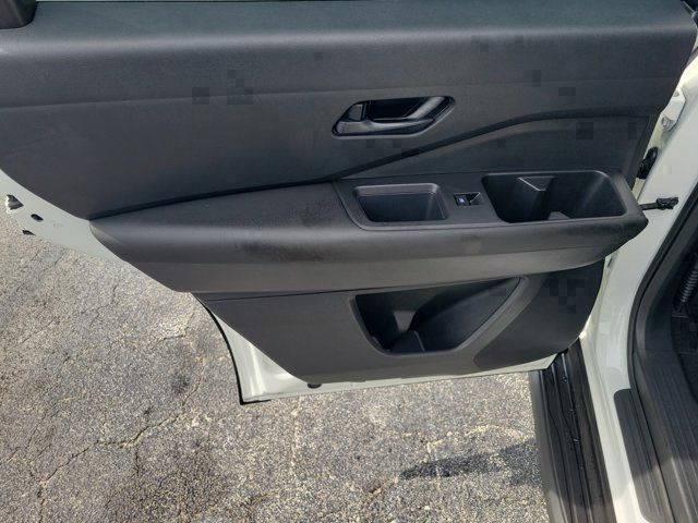 Used 2024 Nissan Pathfinder SV FWD image 15
