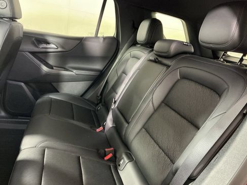 New 2026 Chevrolet Equinox LT w/ Convenience Package II AWD/4WD image 7