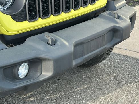 Used 2024 Jeep Wrangler Sport S image 5