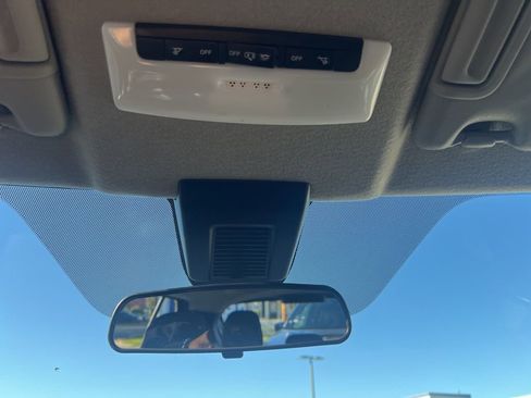 Used 2022 Nissan Kicks SV image 21