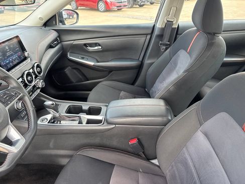 Certified 2025 Nissan Sentra SR FWD image 41
