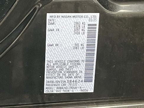 Used 2025 Nissan Altima 2.5 SV FWD image 30