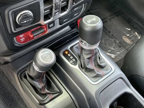 Used 2020 Jeep Wrangler Unlimited Rubicon AWD/4WD image 30