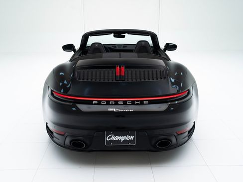 Certified 2022 Porsche 911 Carrera image 10