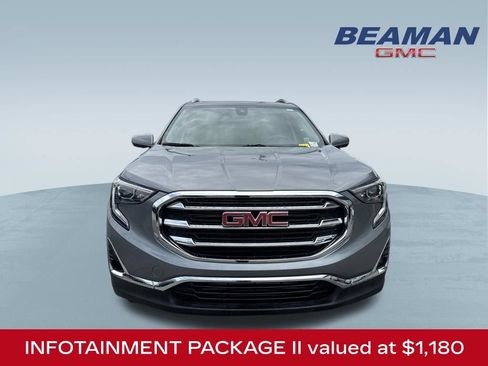 Used 2021 GMC Terrain SLT w/ Infotainment Package II FWD image 2