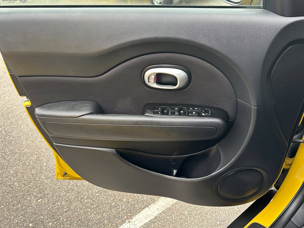 Used 2015 Kia Soul + FWD image 18