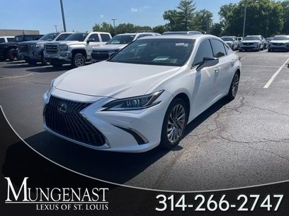 Used 2025 Lexus ES 300h w/ Technology Package