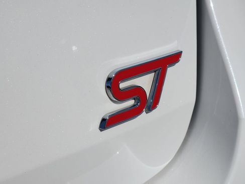 Used 2020 Ford Explorer ST w/ Premium Technology Package image 8