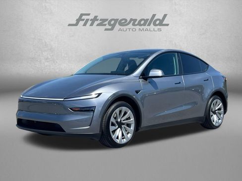 Used 2026 Tesla Model Y Long Range image 2