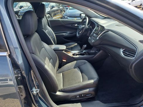 Certified 2019 Chevrolet Malibu Premier w/ Sun and Wheel Package FWD image 24