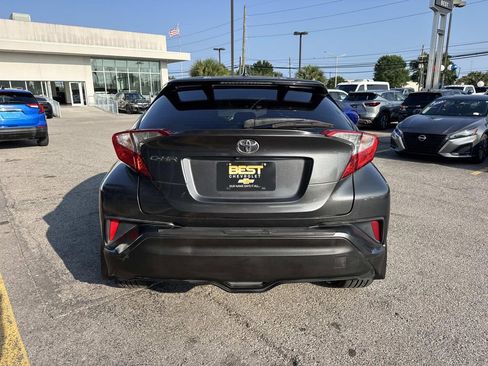 Used 2018 Toyota C-HR XLE FWD image 7