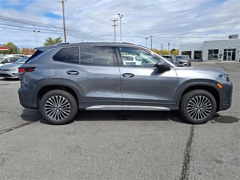 New 2025 Volkswagen Tiguan S image 10