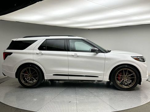Used 2025 Ford Explorer ST AWD/4WD image 14