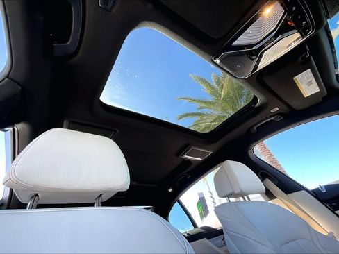 Used 2022 BMW 740i w/ M Sport Package image 13