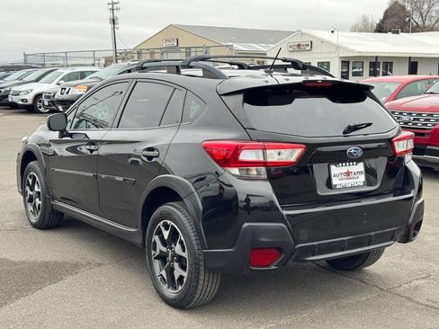 Used 2019 Subaru Crosstrek 2.0i w/ Eyesight System image 3