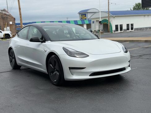 Used 2021 Tesla Model 3 Long Range AWD/4WD image 3