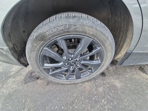 Used 2023 Chevrolet Equinox RS w/ RS Leather Package image 8