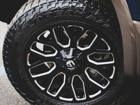 Used 2017 Ford F150 King Ranch w/ Equipment Group 601A Luxury image 4