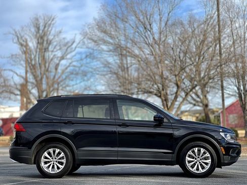 Used 2020 Volkswagen Tiguan S image 4
