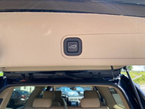 Used 2012 GMC Yukon XL Denali AWD/4WD image 29