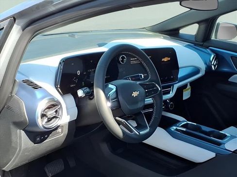New 2026 Chevrolet Equinox EV LT AWD/4WD image 8