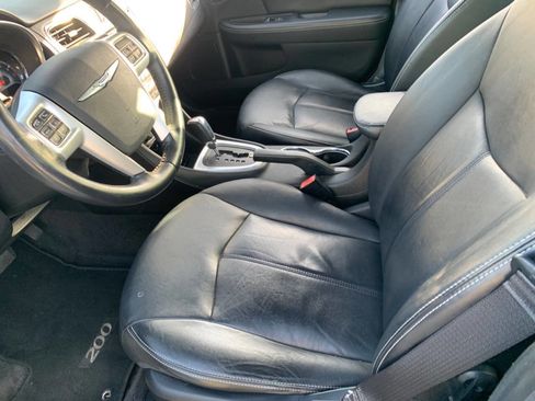 Used 2012 Chrysler 200 Limited FWD image 11