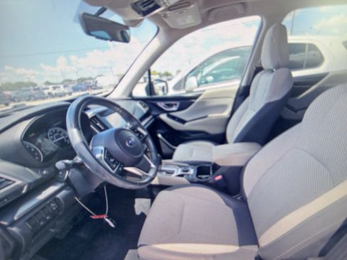 Used 2020 Subaru Forester Premium w/ Popular Package #1 AWD/4WD image 3