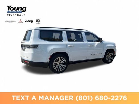Used 2023 Jeep Grand Wagoneer Series III AWD/4WD image 5