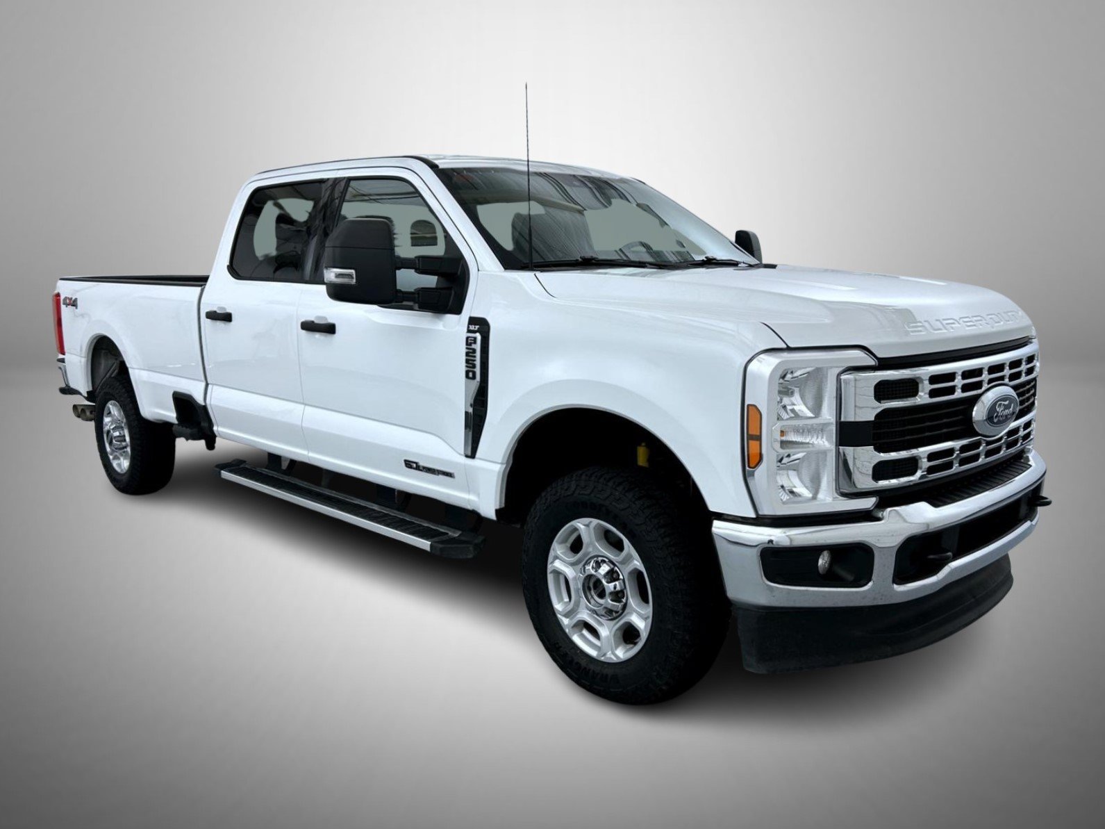 Used 2025 Ford F250 XLT AWD/4WD image 3