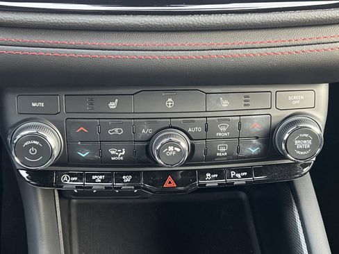 Used 2025 Dodge Durango GT image 21