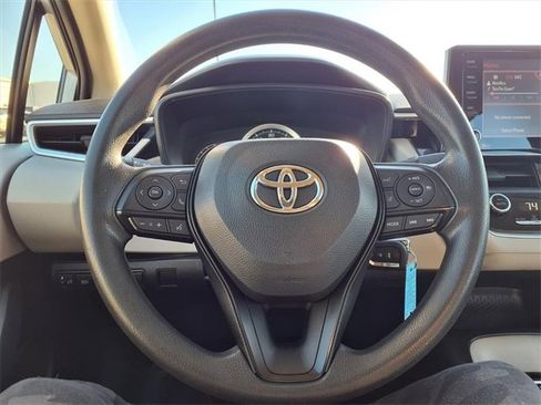 Used 2022 Toyota Corolla LE image 71