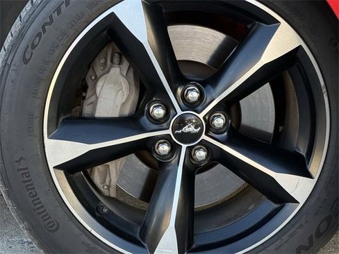 Used 2018 Ford Mustang GT image 9