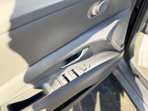 Used 2024 Hyundai Elantra SEL FWD image 10
