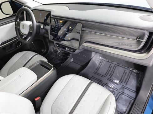 Used 2022 Rivian R1T Adventure image 30