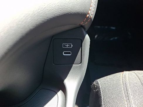 Used 2025 Honda HR-V Sport image 37