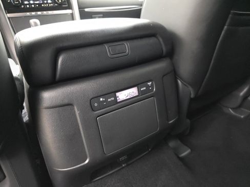 Used 2024 Nissan Armada SV AWD/4WD image 38