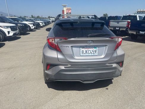 Used 2019 Toyota C-HR XLE FWD image 6
