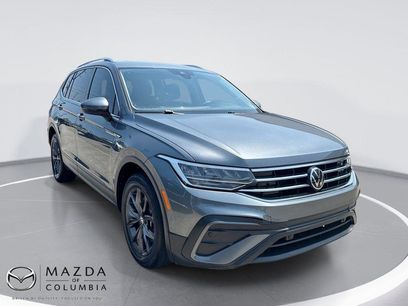 Used 2022 Volkswagen Tiguan SE w/ Panoramic Sunroof Package