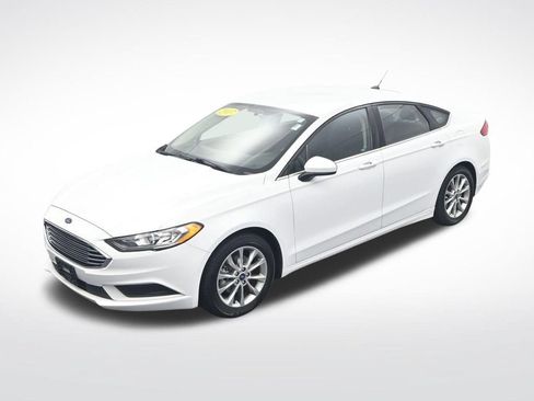 Used 2017 Ford Fusion SE w/ Fusion SE Technology Package FWD image 23