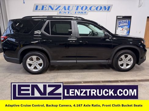 Used 2024 Honda Pilot LX image 1