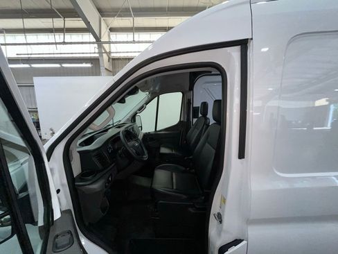 Used 2025 Ford Transit 250 148 Medium Roof Extended AWD image 17